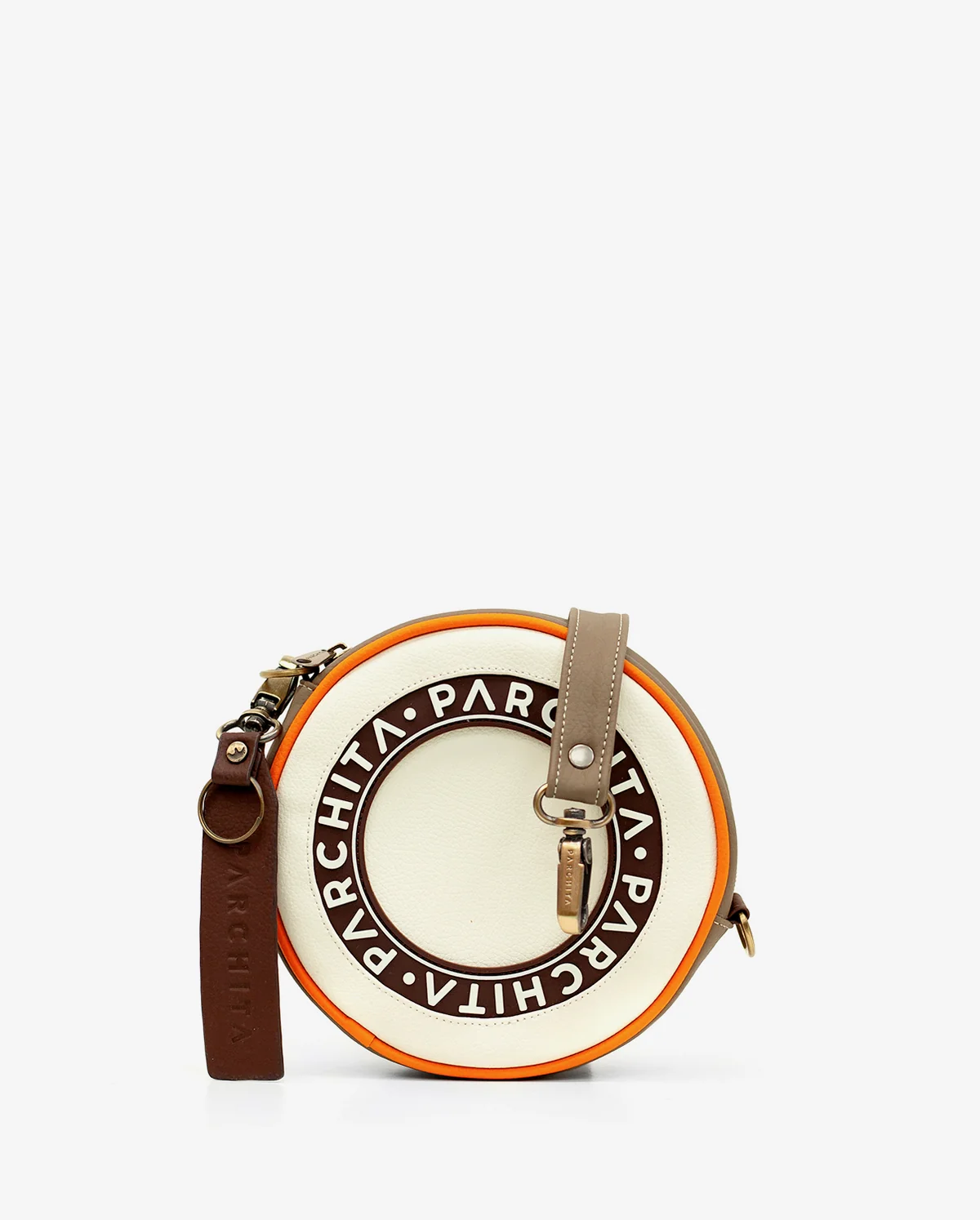 Bandolera Disco Ivory x Taupe - vista frontal con logo PARCHITA circular en marrón oscuro y borde naranja
